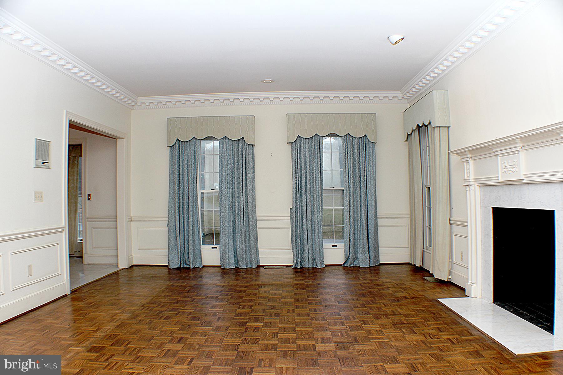 10900 Tara Road Rockville, MD 20854 - Photo 10 of 25 Living Room View 2