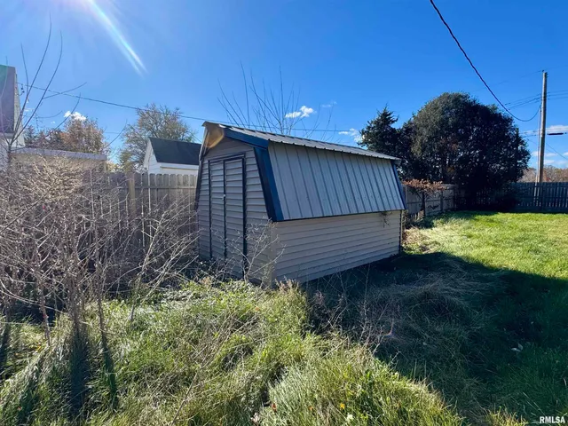 $30,000 | 202 West Burlington Street, St. David, IL 61563