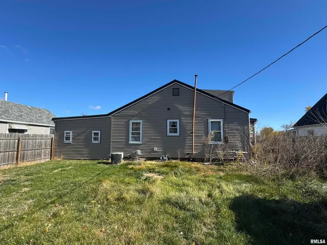 $30,000 | 202 West Burlington Street, St. David, IL 61563