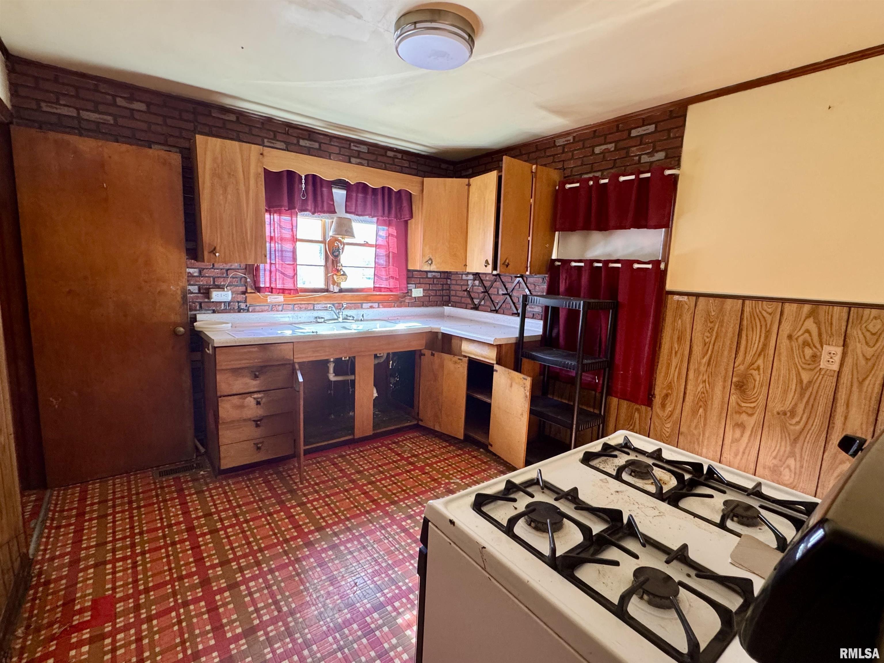 202 West Burlington Street St. David, IL 61563 - Photo 4 of 26