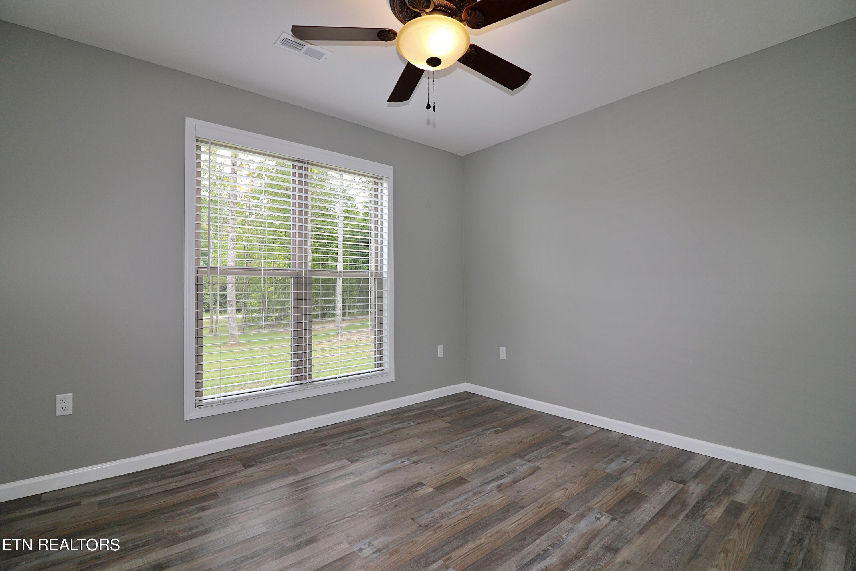 270 Kayla Lane Oneida, TN 37841 - Photo 29 of 56 094A4341