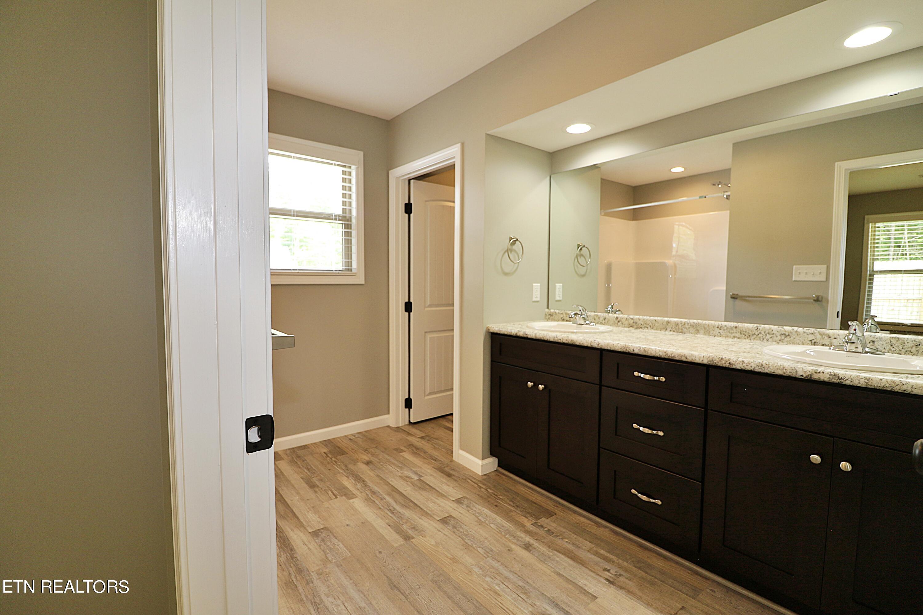 270 Kayla Lane Oneida, TN 37841 - Photo 36 of 56 094A4363