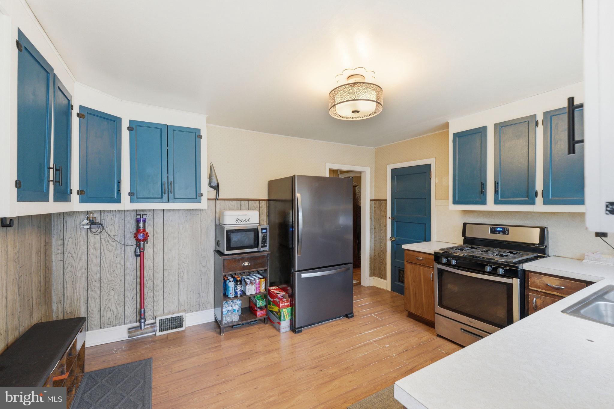 268 Ellicott Road Avondale, PA 19311 - Photo 5 of 42