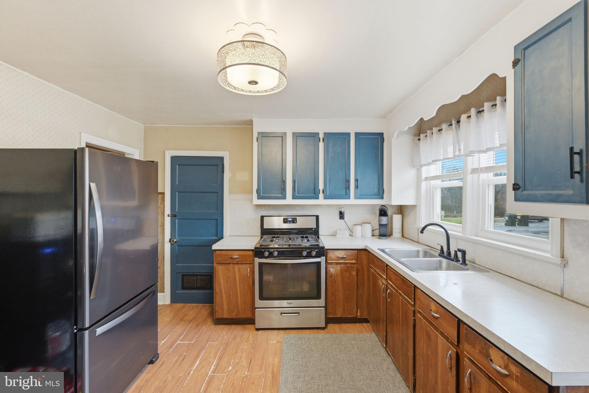 268 Ellicott Road Avondale, PA 19311 - Photo 6 of 42