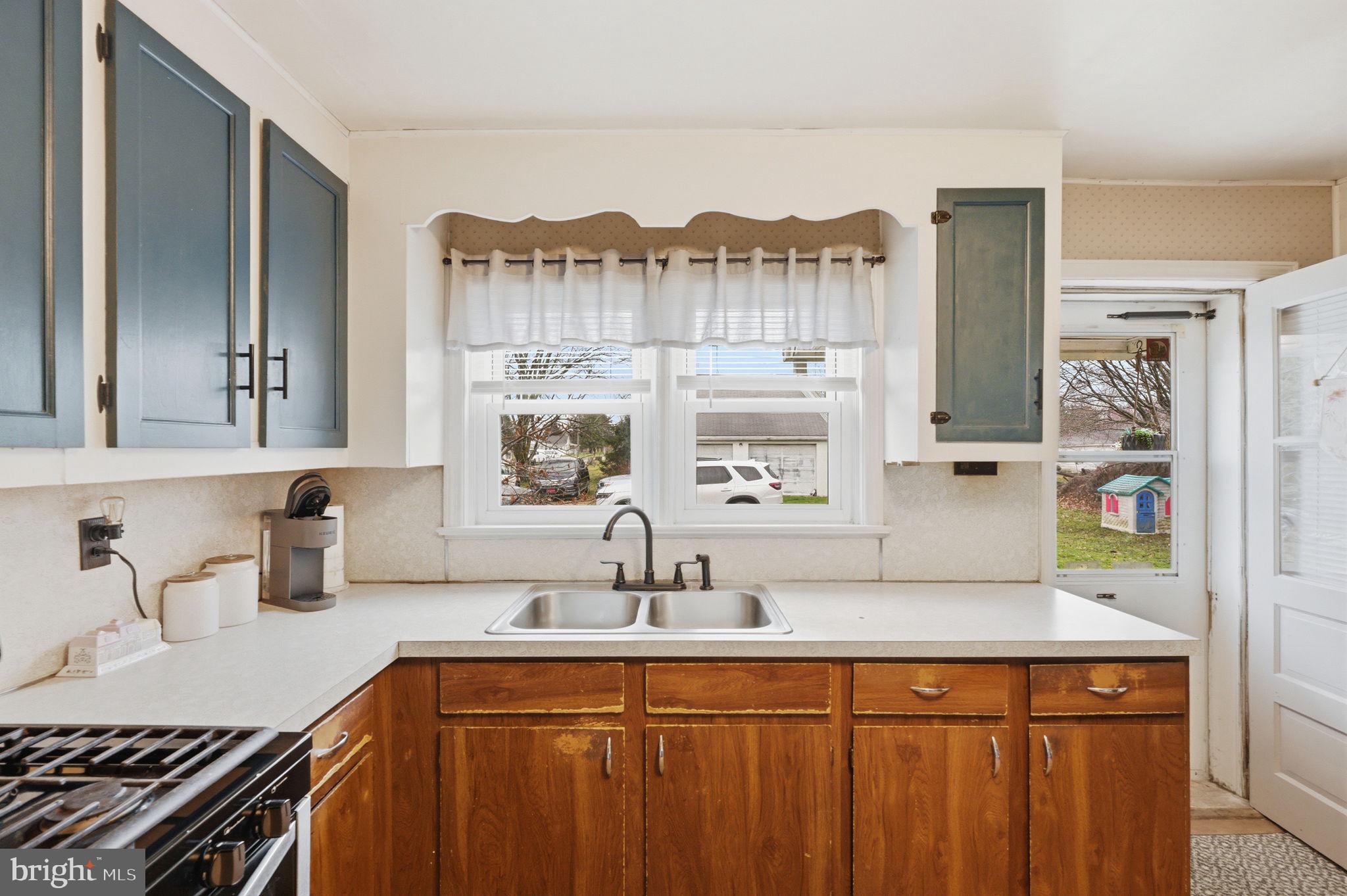 268 Ellicott Road Avondale, PA 19311 - Photo 8 of 42