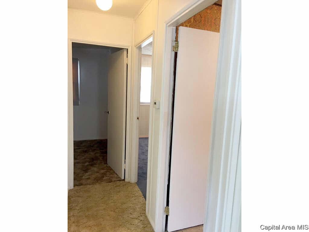 2406 East Wilshire Road Springfield, IL 62703 - Photo 15 of 22