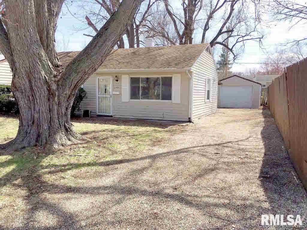 2406 East Wilshire Road Springfield, IL 62703 - Photo 2 of 22