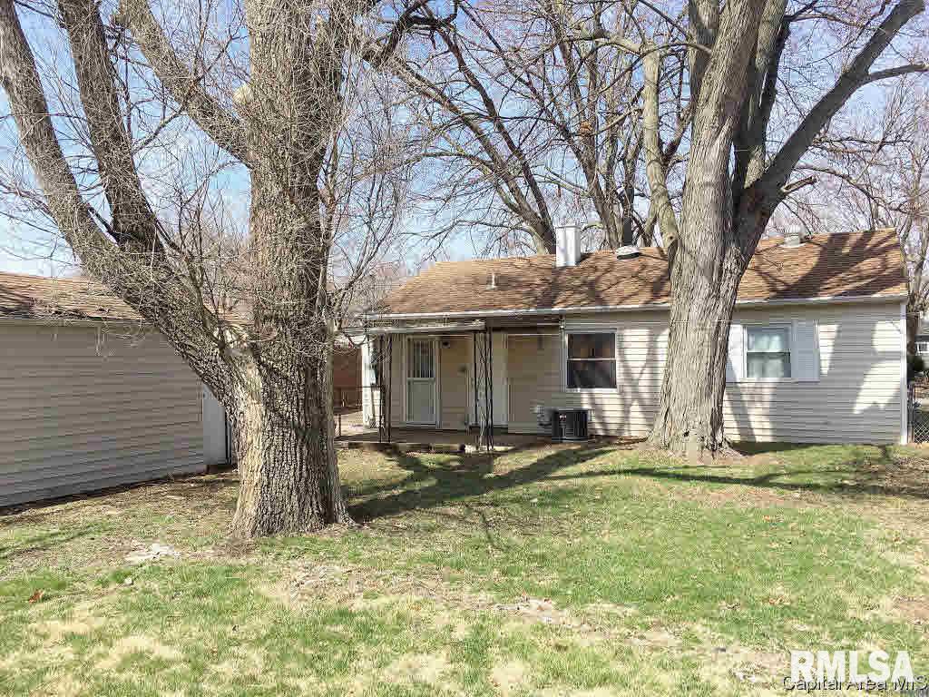 2406 East Wilshire Road Springfield, IL 62703 - Photo 4 of 22