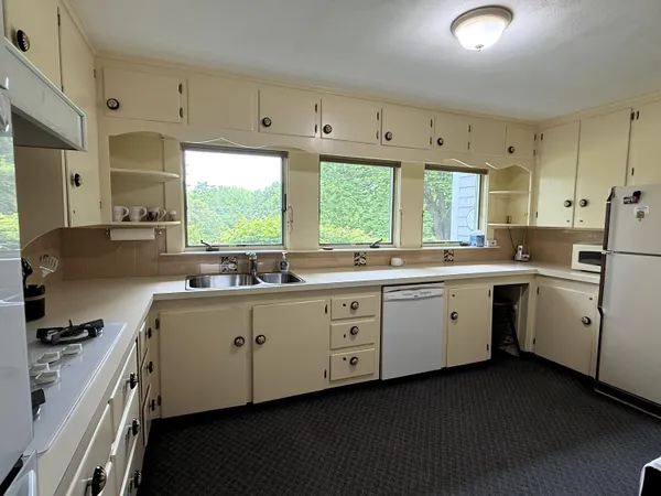 $539,000 | 190 Belfast Road, Camden, ME 04843