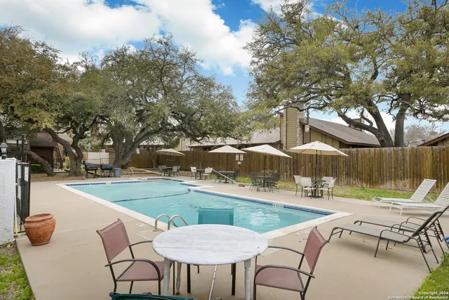 $795 | 10527 Perrin Beitel Road, Unit A112, San Antonio, TX 78217