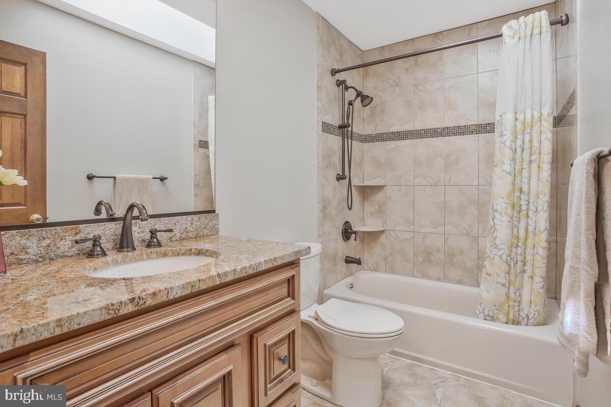 9731 Howes Road Dunkirk, MD 20754 - Photo 35 of 58 Hallway Bath