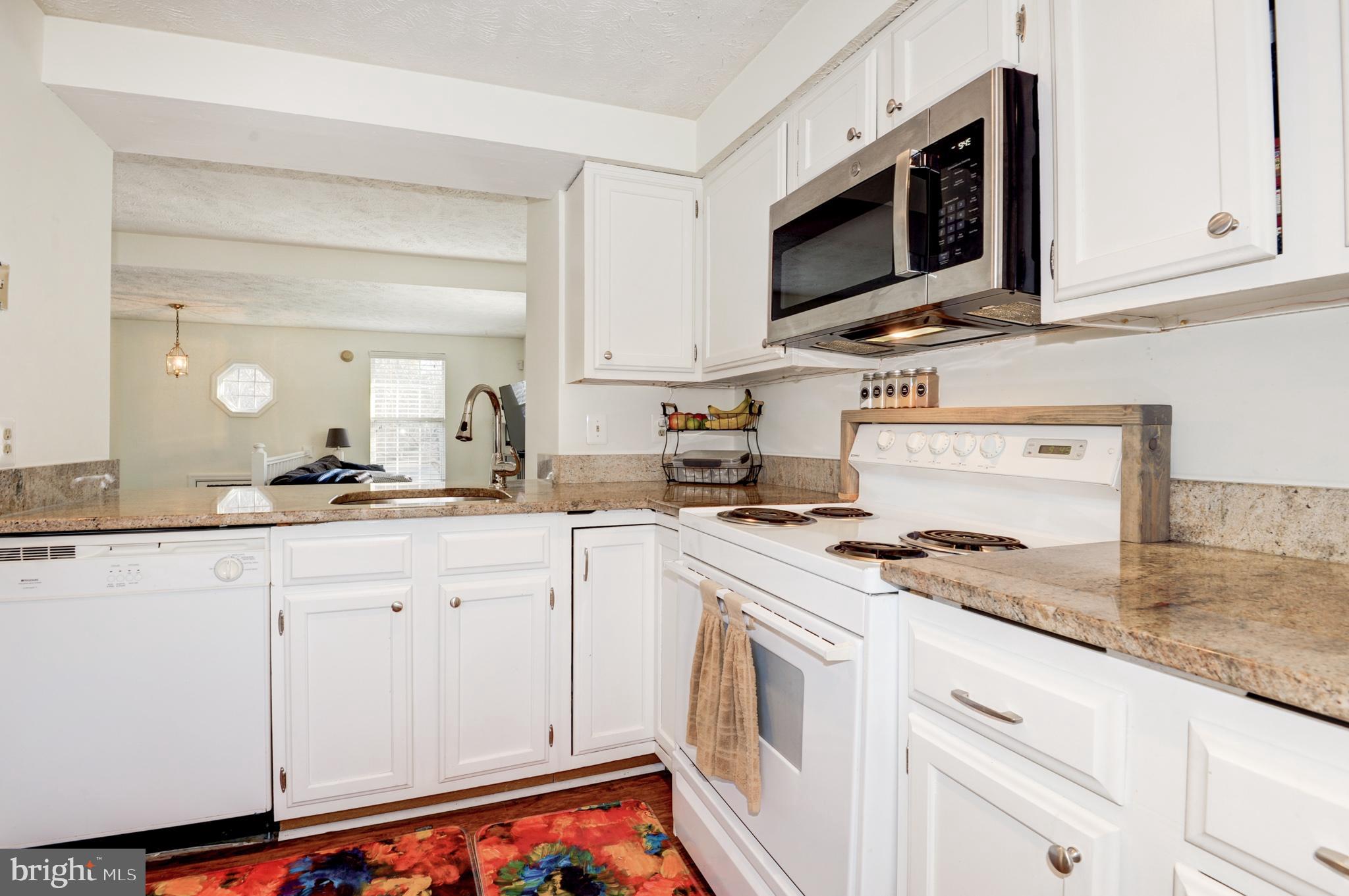 1598 Woodcrest Drive Reston, VA 20194 - Photo 12 of 34