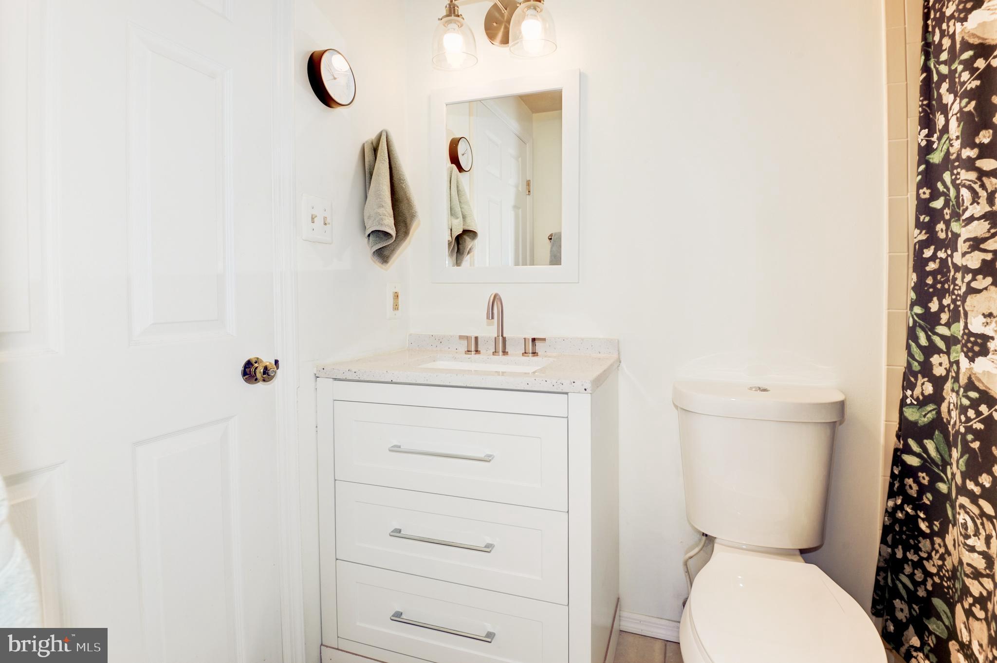 1598 Woodcrest Drive Reston, VA 20194 - Photo 21 of 34 Full Bathroom