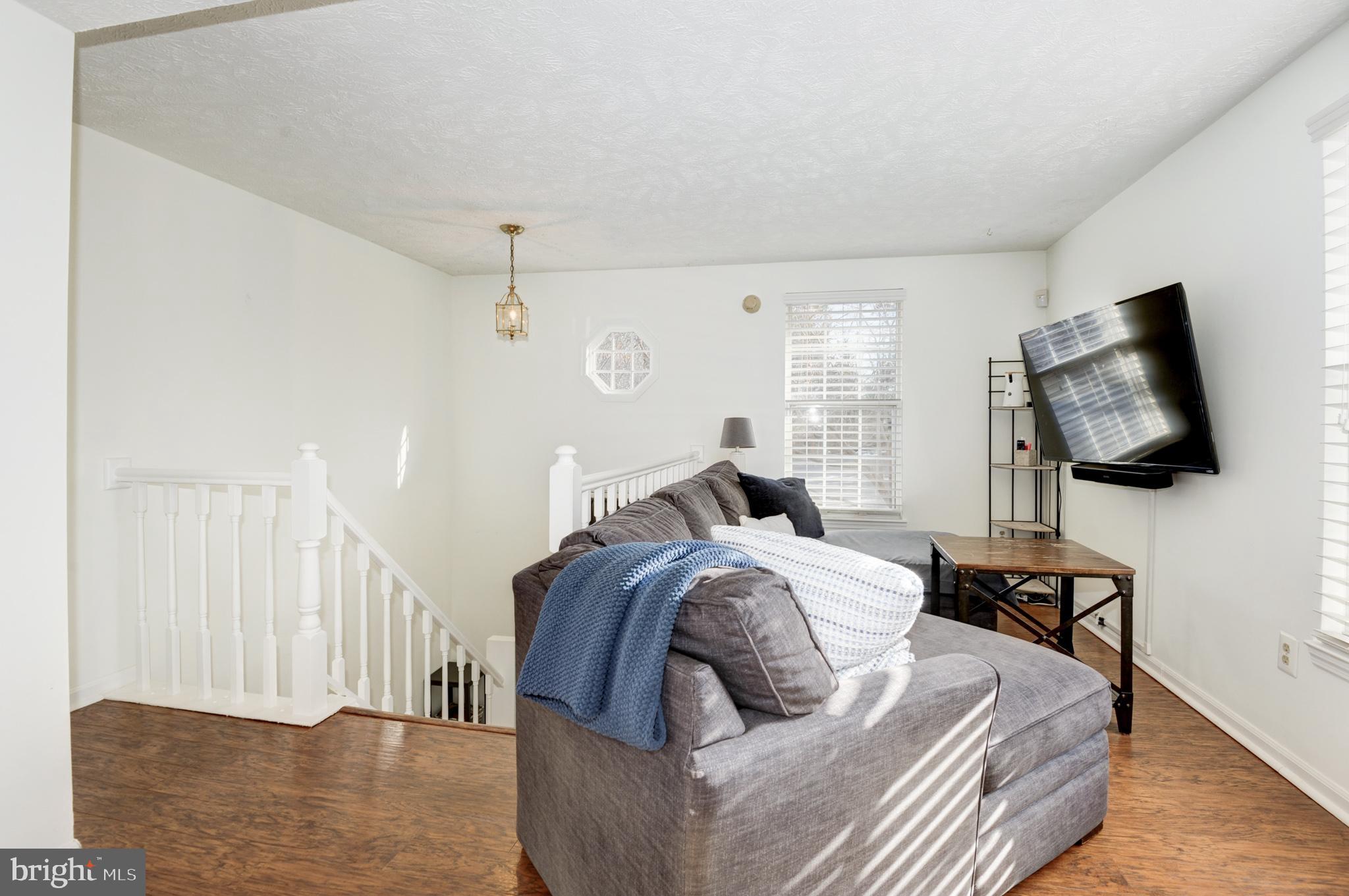 1598 Woodcrest Drive Reston, VA 20194 - Photo 4 of 34