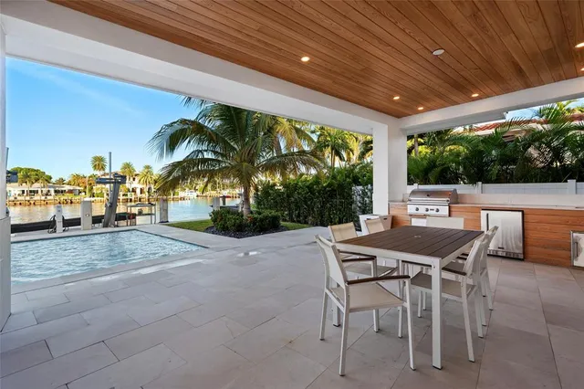 a view of outdoor space with city view