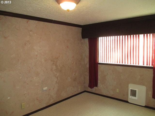 1324 Cloverdale Road Kalama, WA 98625 - Photo 10 of 16 Bedroom