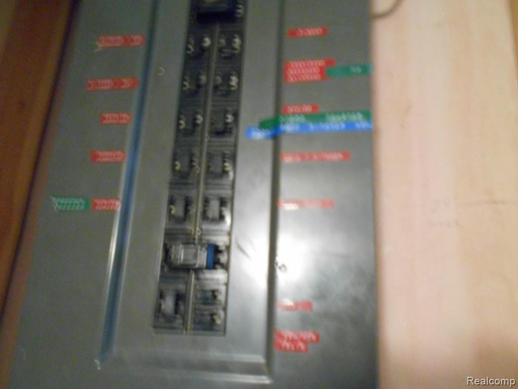 15749 Selwyn Road Southgate, MI 48195 - Photo 7 of 20 circuit breakers (2).jpg
