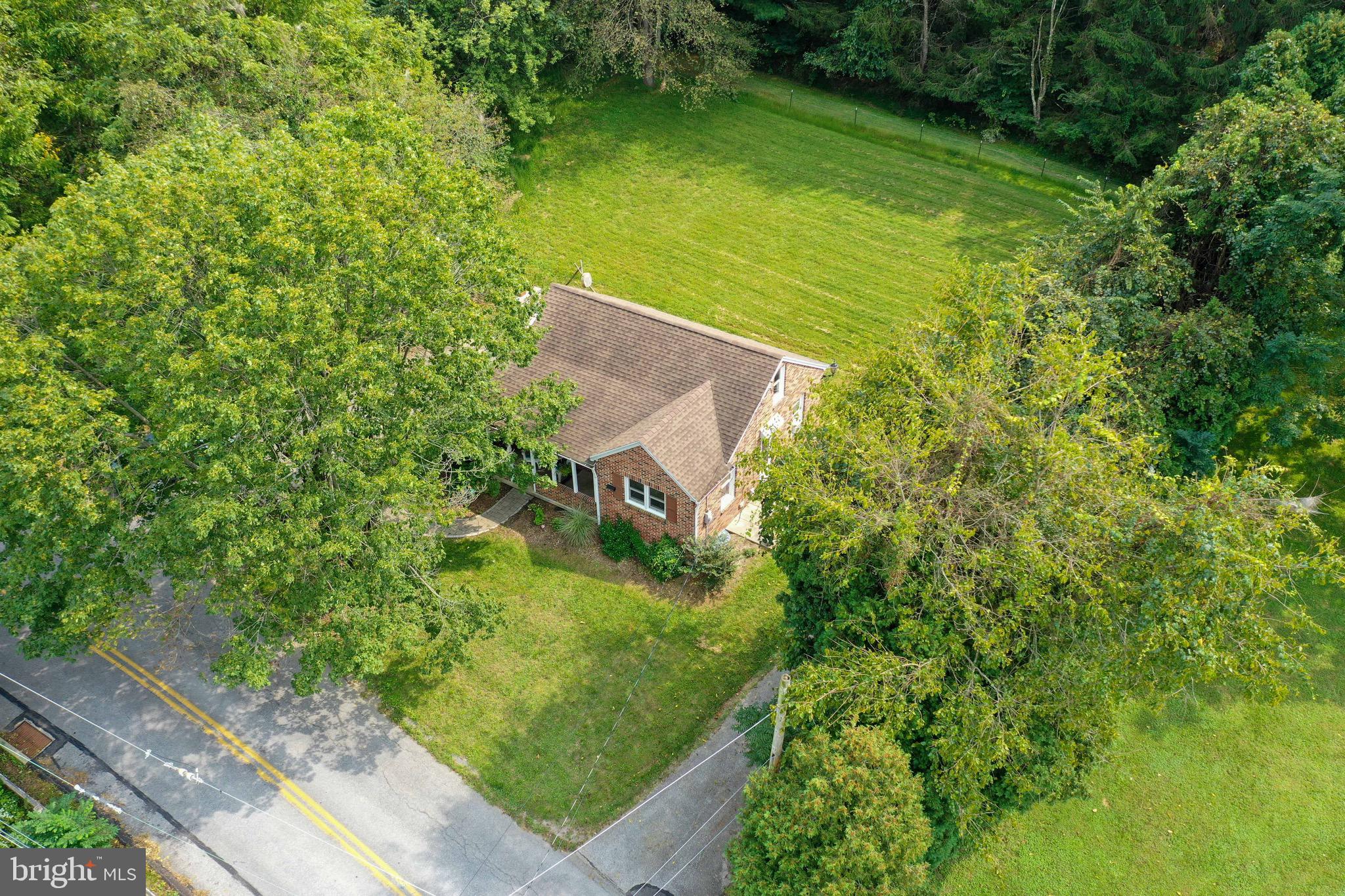 370 Green Valley Road York, PA 17403 - Photo 3 of 26 Gallery Image 3