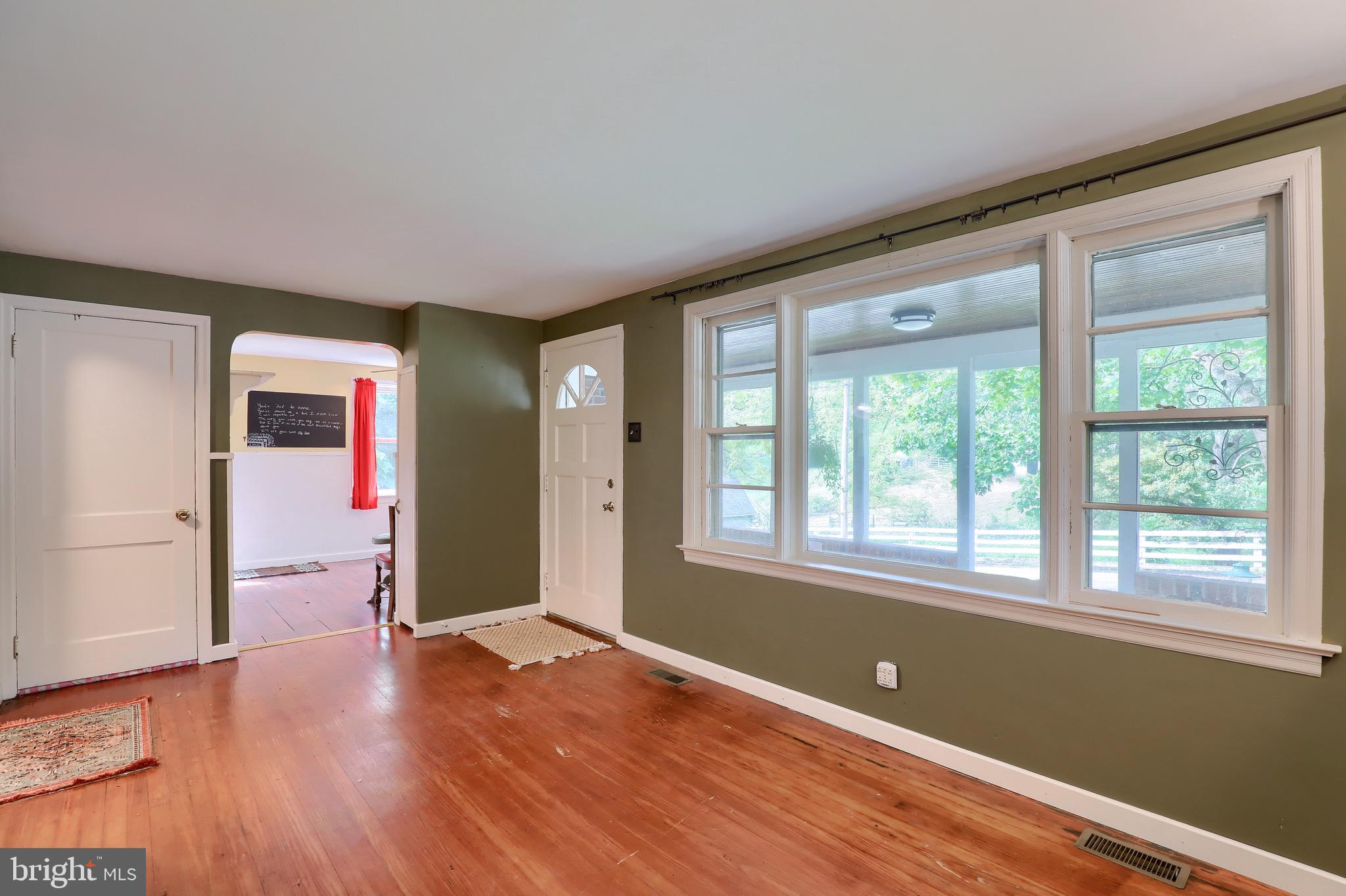 370 Green Valley Road York, PA 17403 - Photo 5 of 26 Gallery Image 5