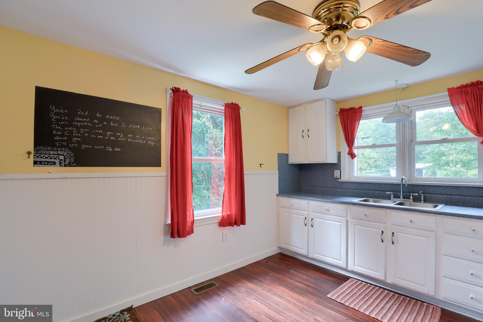 370 Green Valley Road York, PA 17403 - Photo 8 of 26 Gallery Image 8