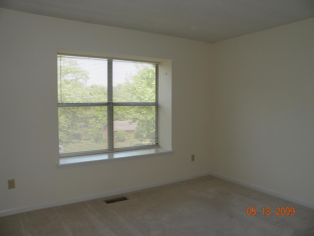 1918 McVitty Road Salem, VA 24153 - Photo 21 of 31 front bedroom