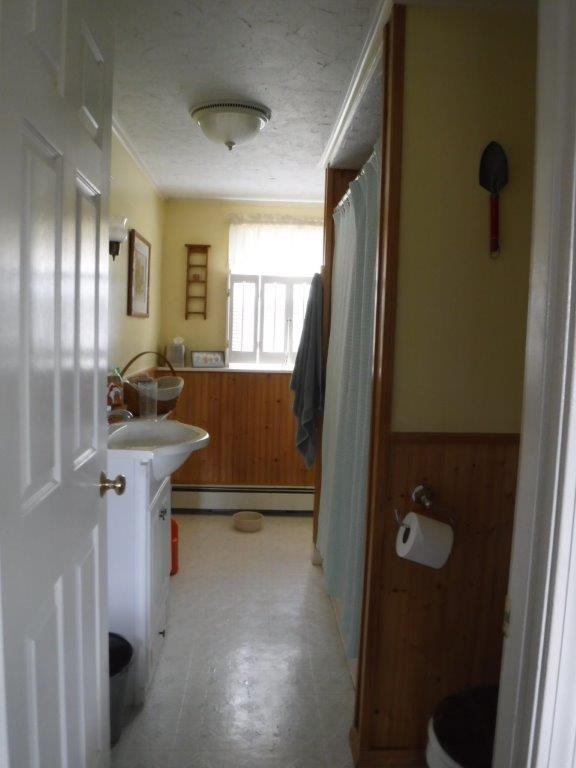 273 Valley Road Peru, ME 04290 - Photo 20 of 27 20 Bath