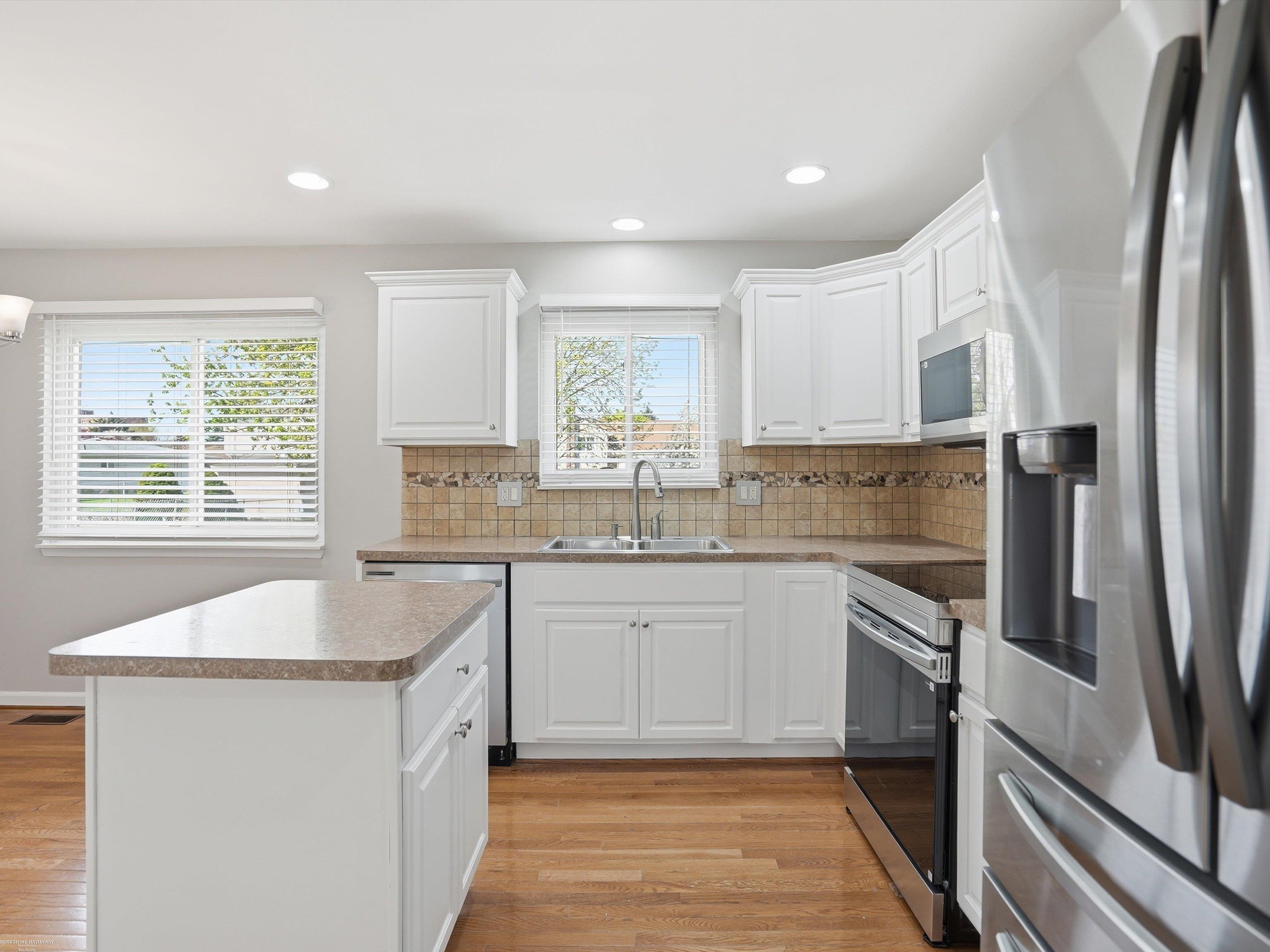 1405 Shaker Street Troy, MI 48083 - Photo 7 of 51 50205374-48aa1c6a-7a60-4508-94d2-14e39c44780b.JPG
