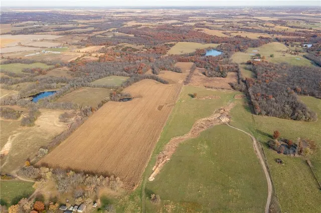 $390,500 | Tbd West Oak Street, Breckenridge, MO 64625