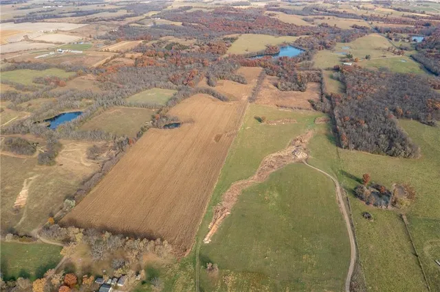 $390,500 | Tbd West Oak Street, Breckenridge, MO 64625