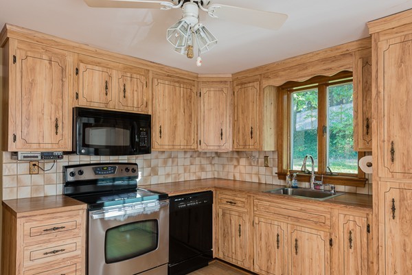 22 Holly Road Braintree, MA 02184 - Photo 13 of 28 Gallery Image 13
