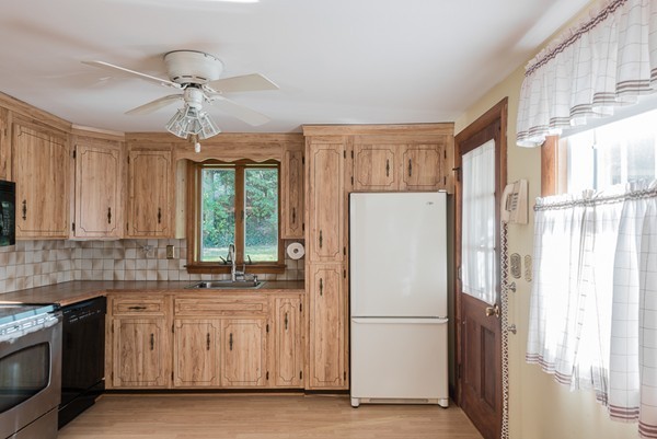 22 Holly Road Braintree, MA 02184 - Photo 14 of 28 Gallery Image 14