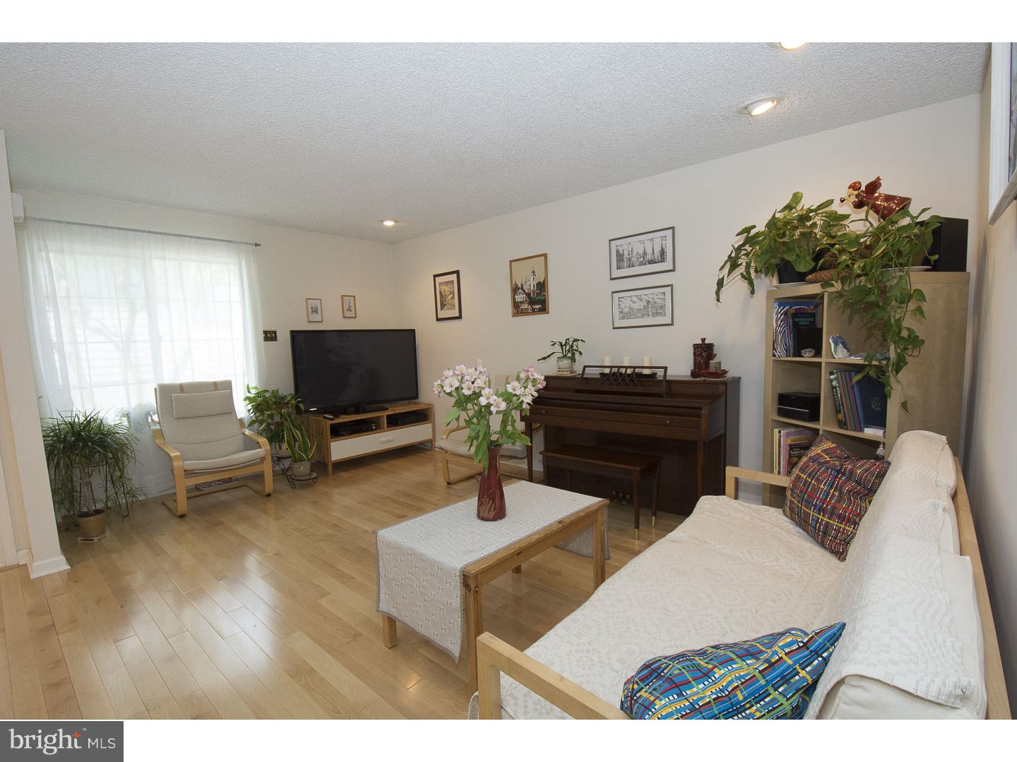 52 Constitution Court Wayne, PA 19087 - Photo 3 of 17