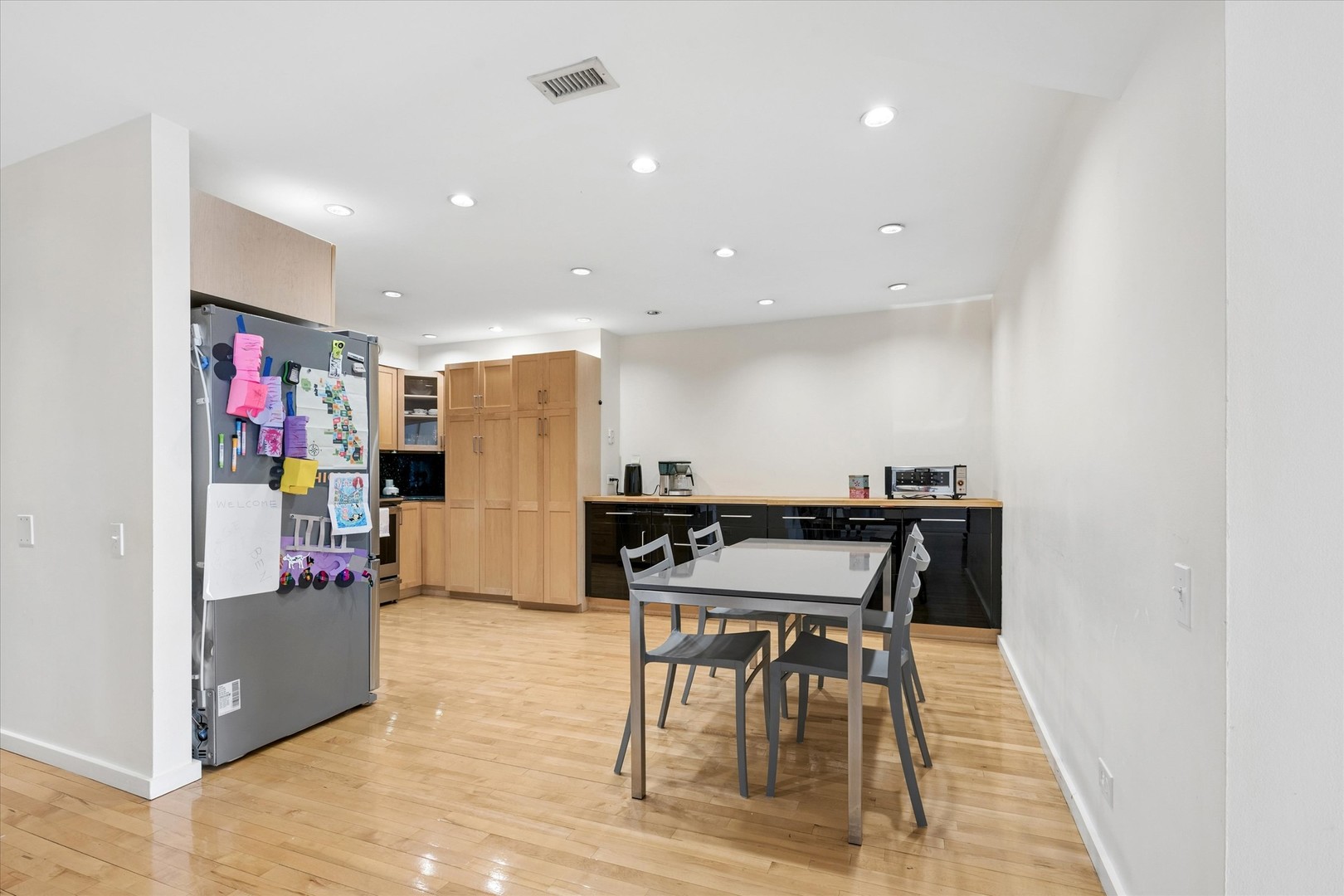 40 East 9th Street, Unit 1616 Chicago, IL 60605 - Photo 9 of 33
