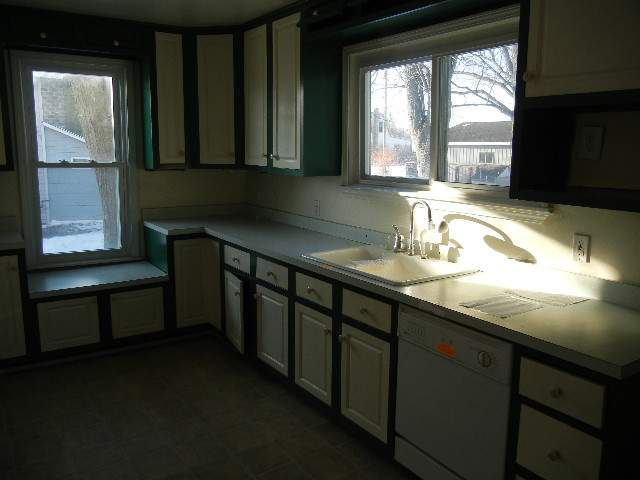 4787 Main Street Applegate, MI 48401 - Photo 15 of 18 31047168-14.JPG