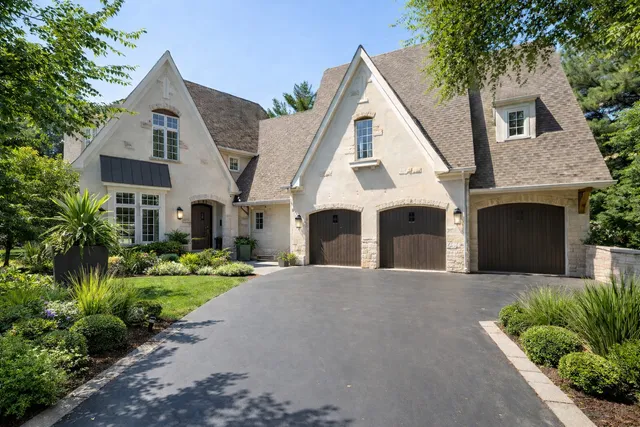 5220 Benton Avenue, Downers Grove, IL 60515