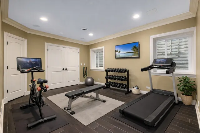 5220 Benton Avenue, Downers Grove, IL 60515