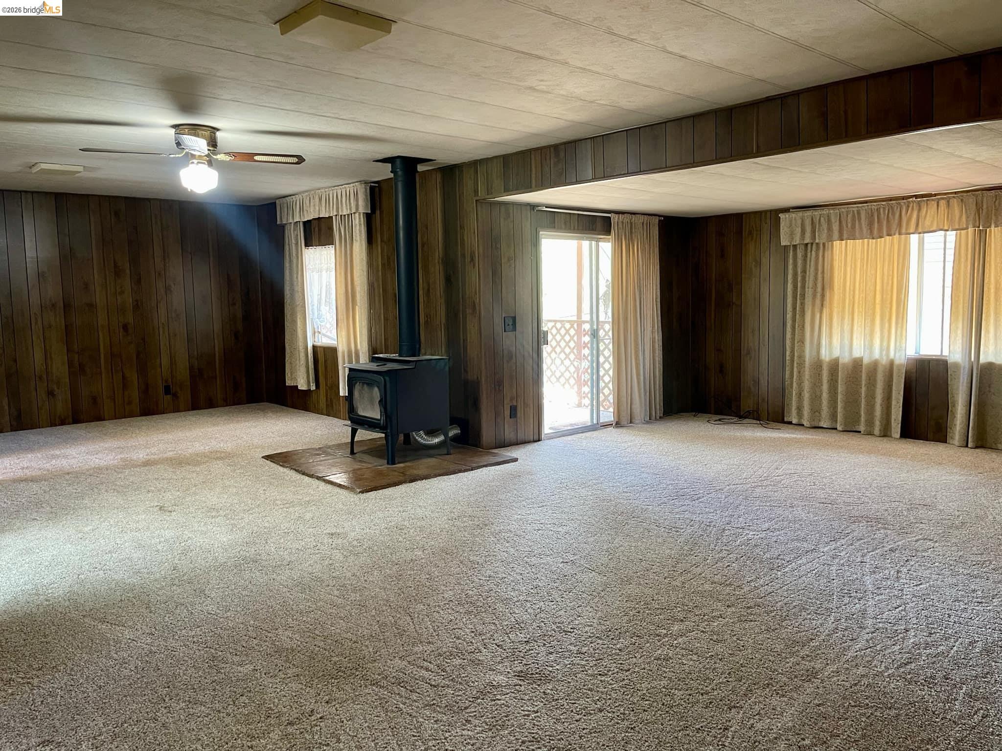 19361 Cherokee Road Tuolumne, CA 95379 - Photo 5 of 41 a view of a livingroom with a furniture