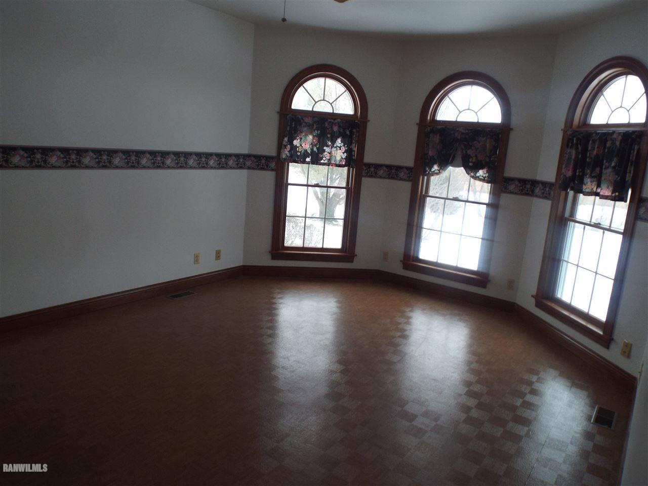 3426 East Albrecht Road Elizabeth, IL 61028 - Photo 5 of 29 Gallery Image 5
