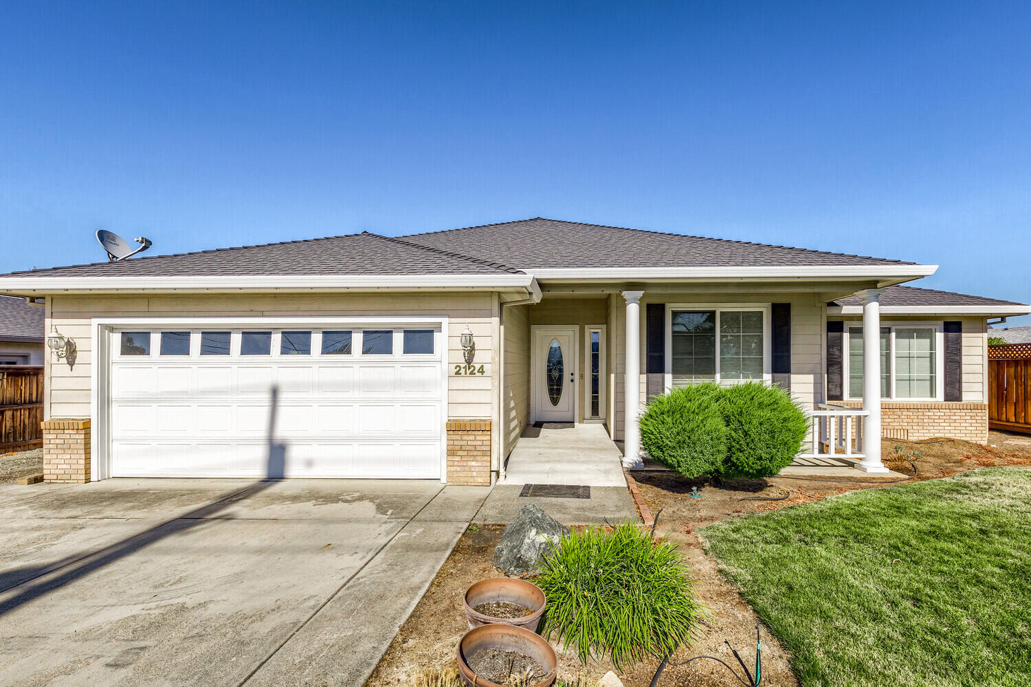 2124 Springbrook Road Medford, OR 97504 - Photo 1 of 42 Gallery Image 1