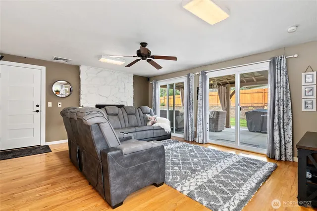 $589,950 | 11921 Farwest Drive Southwest, Lakewood, WA 98498