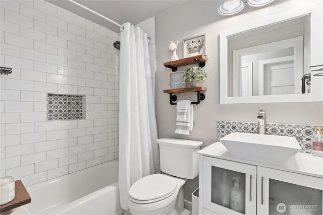 $589,950 | 11921 Farwest Drive Southwest, Lakewood, WA 98498