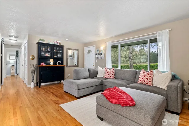 $589,950 | 11921 Farwest Drive Southwest, Lakewood, WA 98498