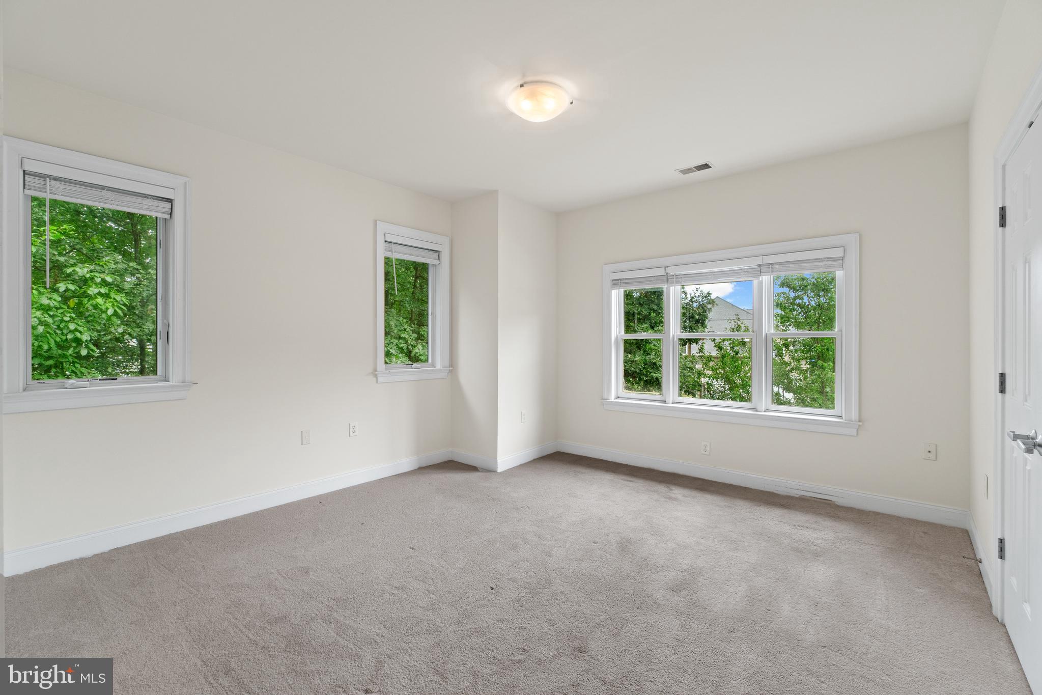 8104 Maya Court Vienna, VA 22182 - Photo 36 of 48