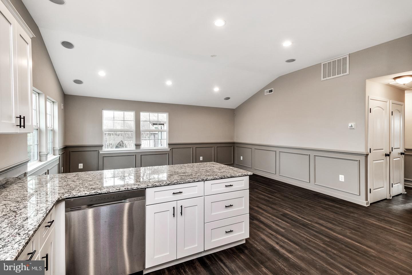 36 Valley Road Levittown, PA 19057 - Photo 12 of 33 Gallery Image 12