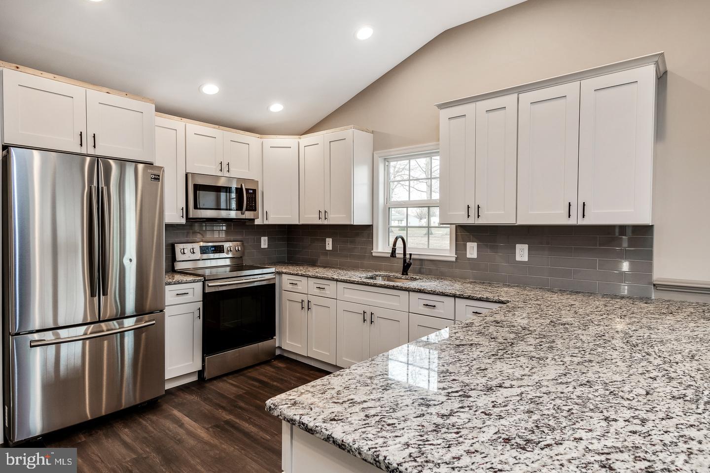 36 Valley Road Levittown, PA 19057 - Photo 13 of 33 Gallery Image 13