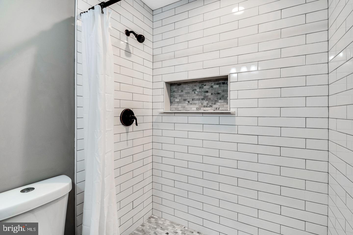 36 Valley Road Levittown, PA 19057 - Photo 15 of 33 Gallery Image 15
