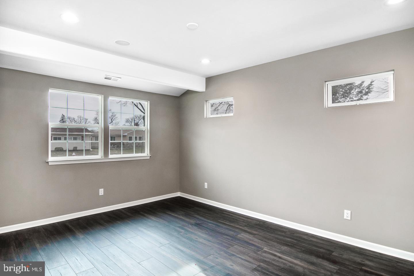 36 Valley Road Levittown, PA 19057 - Photo 28 of 33 Gallery Image 28