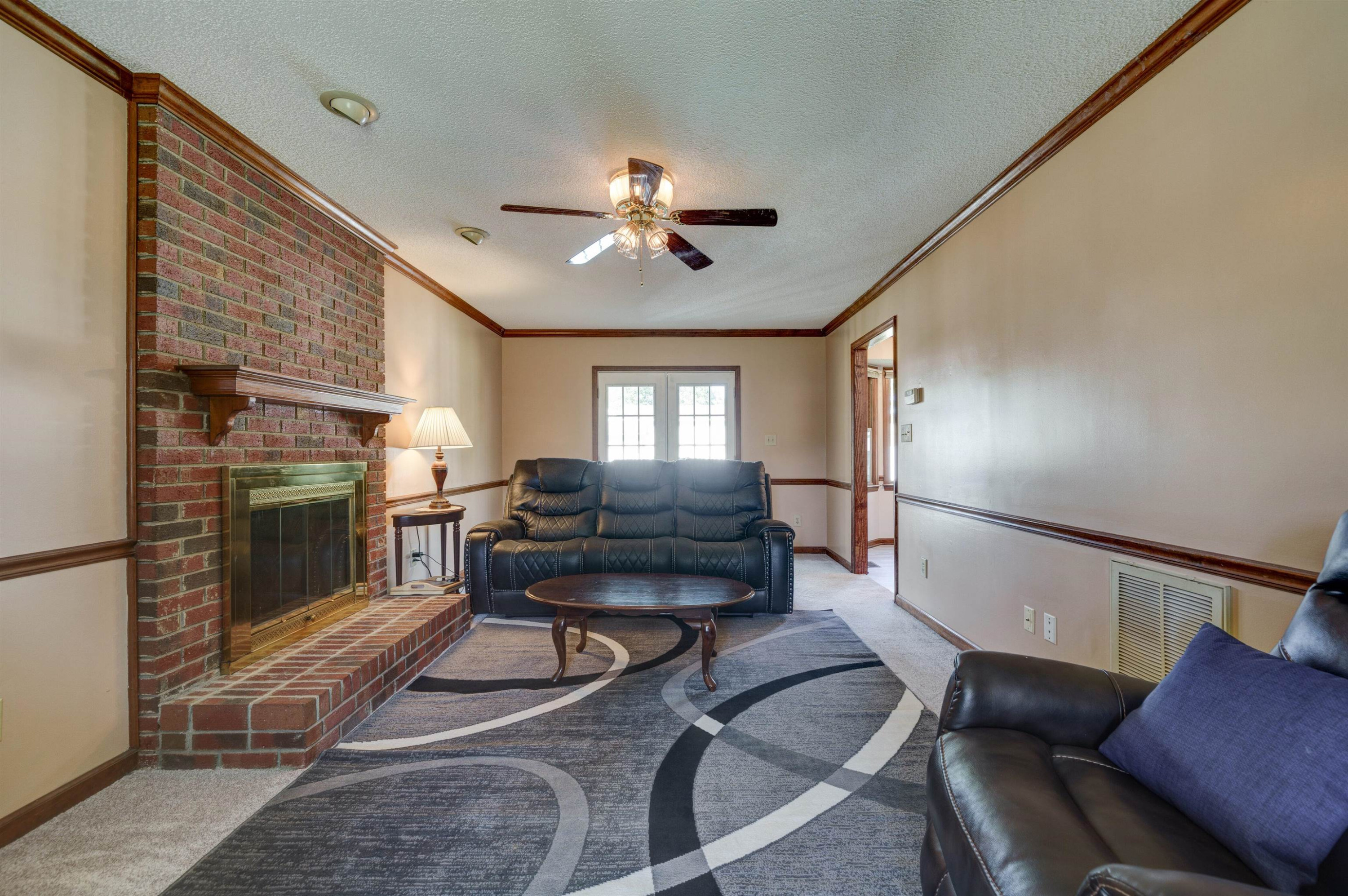 429 South Meadow Road Raleigh, NC 27603 - Photo 13 of 44 Living Room