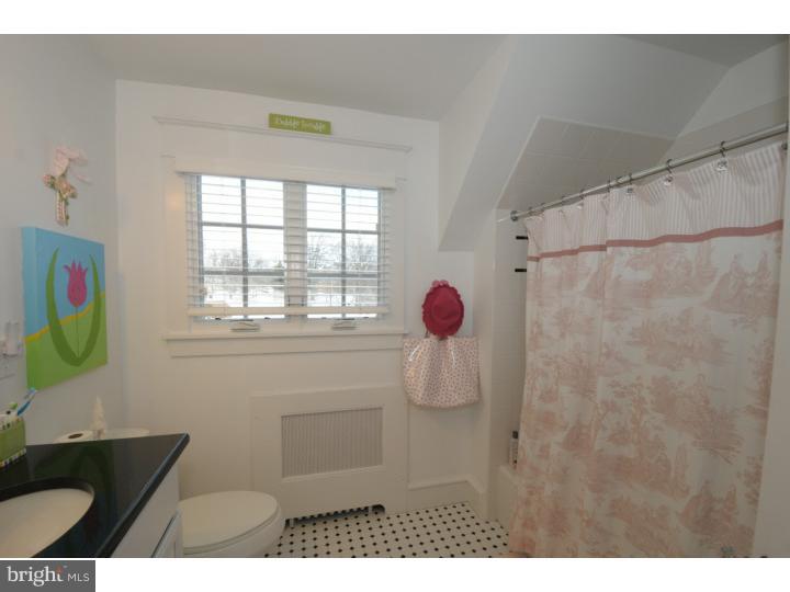 15 Fariston Road Wayne, PA 19087 - Photo 15 of 24 Bathroom