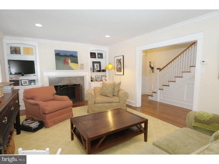 15 Fariston Road Wayne, PA 19087 - Photo 4 of 24 Living Room